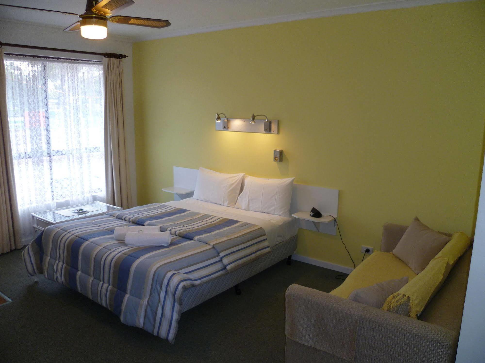 Birch Motel Tocumwal Previously Known As Kanimbla Motor Inn מראה חיצוני תמונה